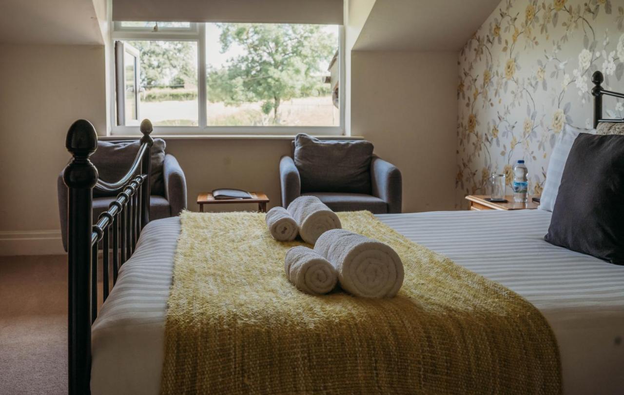 Three Wells B&B ลานดินดรอดเวลส์ ภายนอก รูปภาพ
