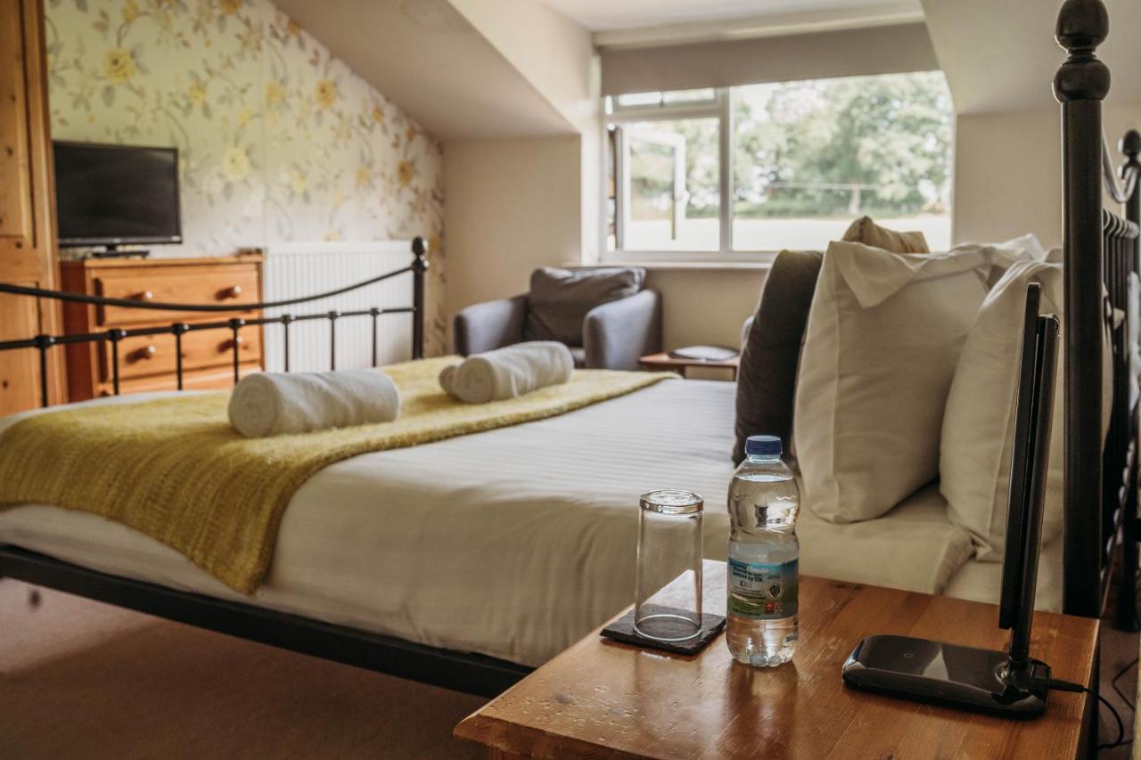 Three Wells B&B ลานดินดรอดเวลส์ ภายนอก รูปภาพ