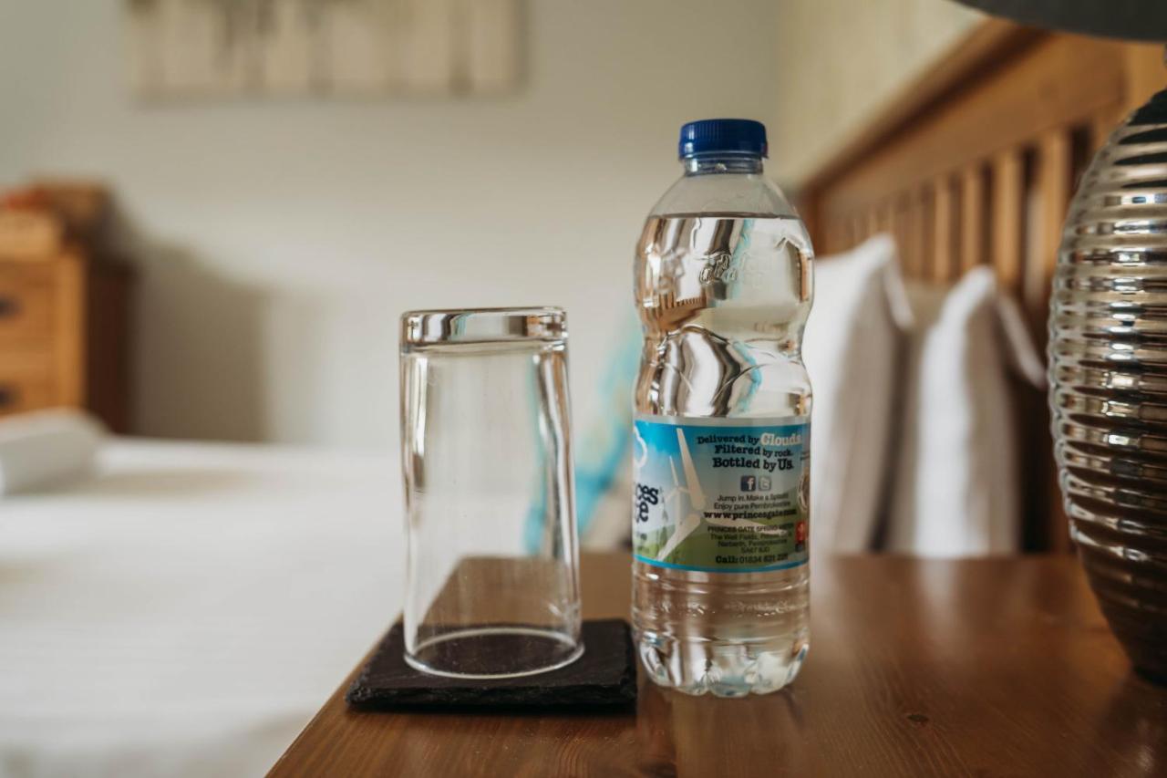 Three Wells B&B ลานดินดรอดเวลส์ ภายนอก รูปภาพ