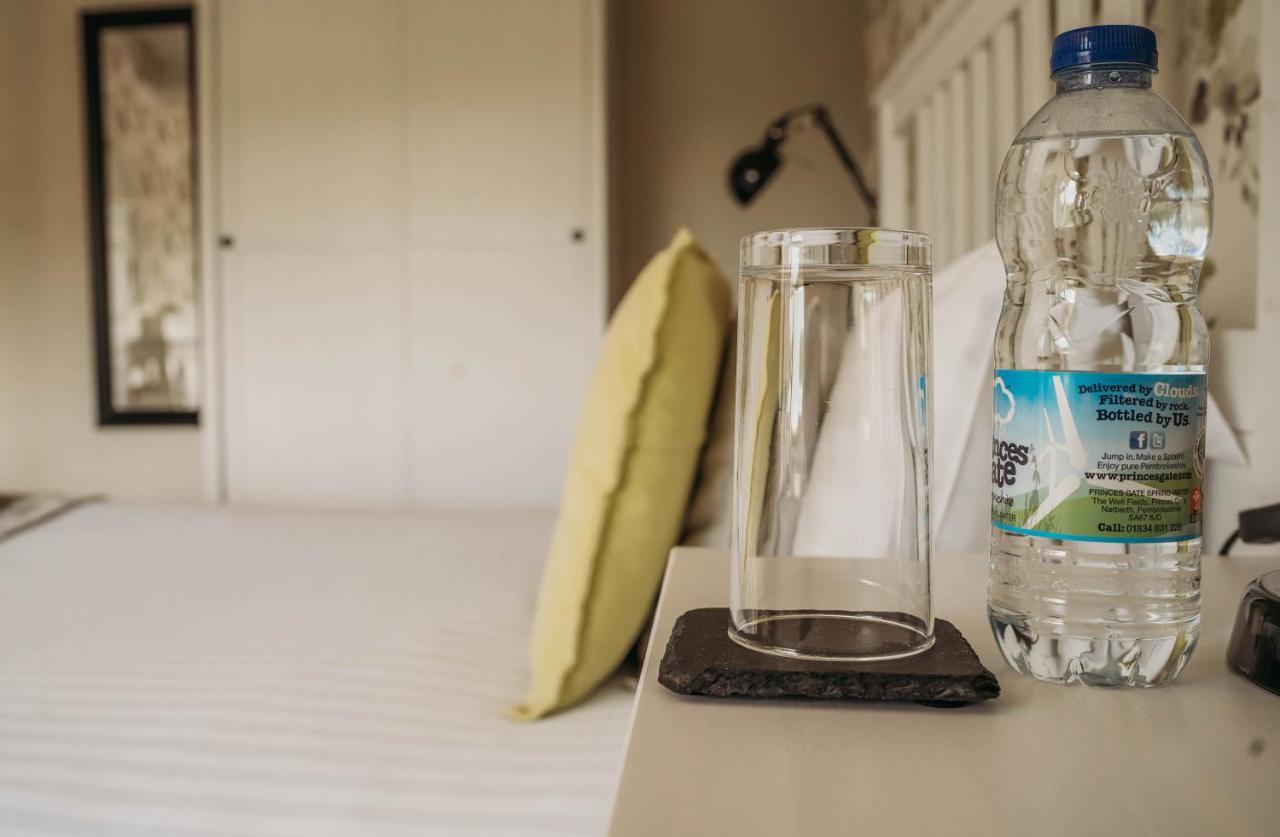 Three Wells B&B ลานดินดรอดเวลส์ ภายนอก รูปภาพ