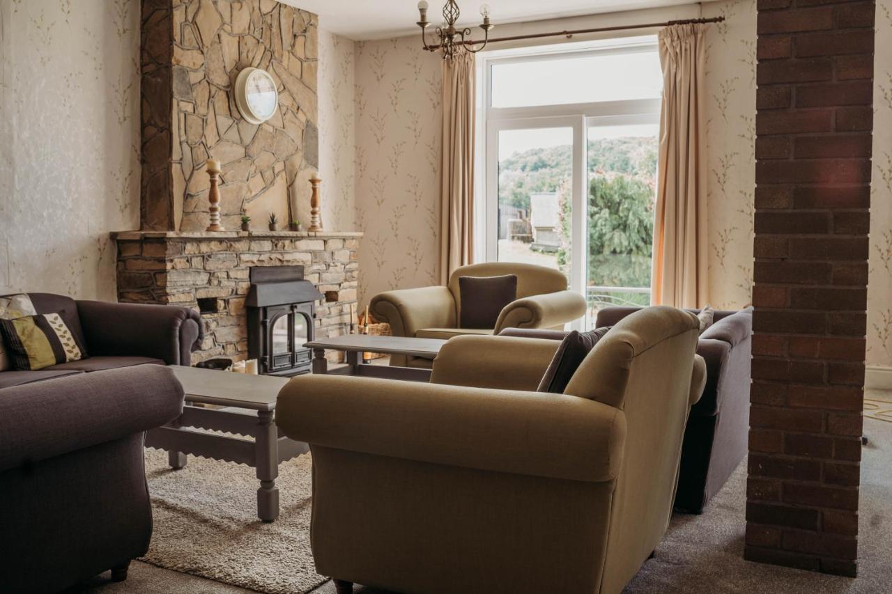 Three Wells B&B ลานดินดรอดเวลส์ ภายนอก รูปภาพ
