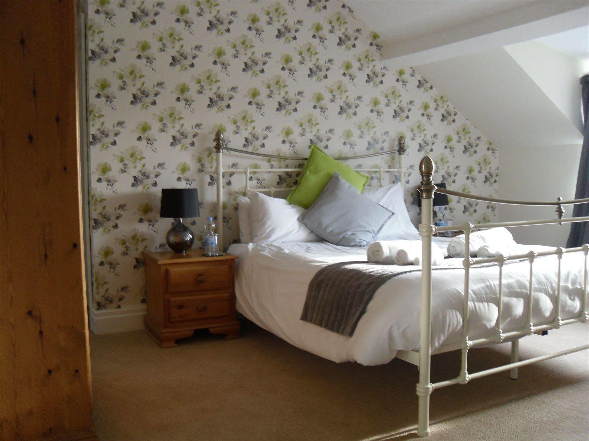 Three Wells B&B ลานดินดรอดเวลส์ ภายนอก รูปภาพ