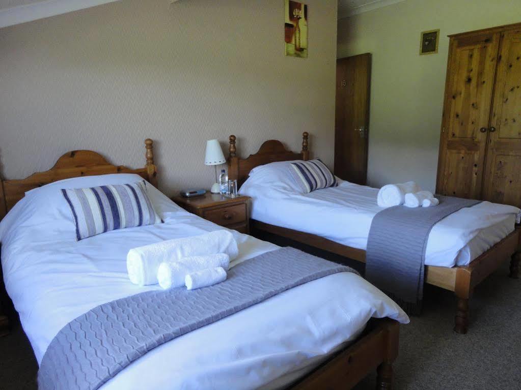Three Wells B&B ลานดินดรอดเวลส์ ภายนอก รูปภาพ